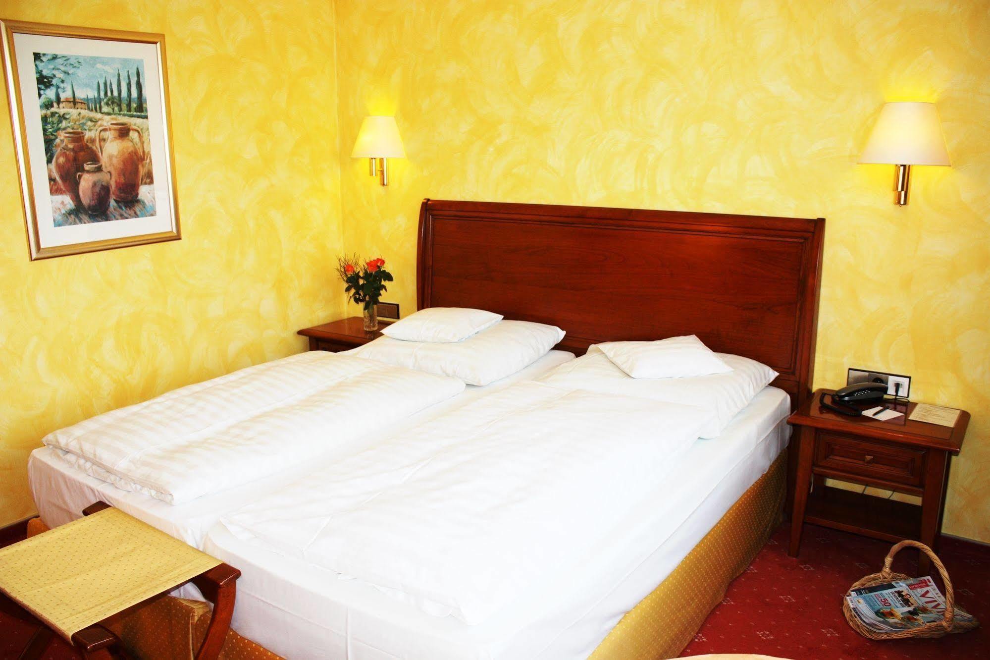 Meinl Hotel & Restaurant Neu-Ulm Εξωτερικό φωτογραφία