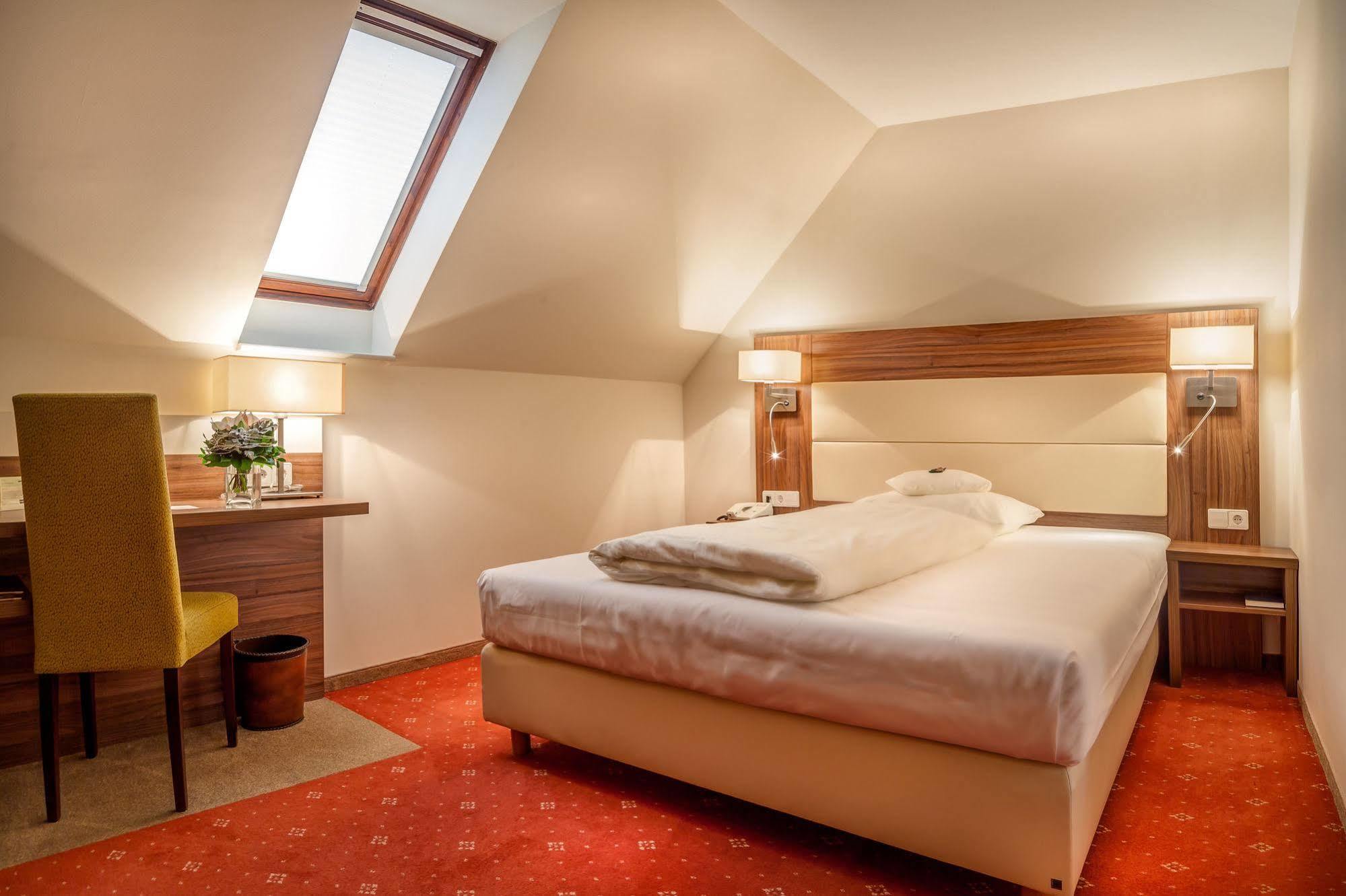 Meinl Hotel & Restaurant Neu-Ulm Εξωτερικό φωτογραφία