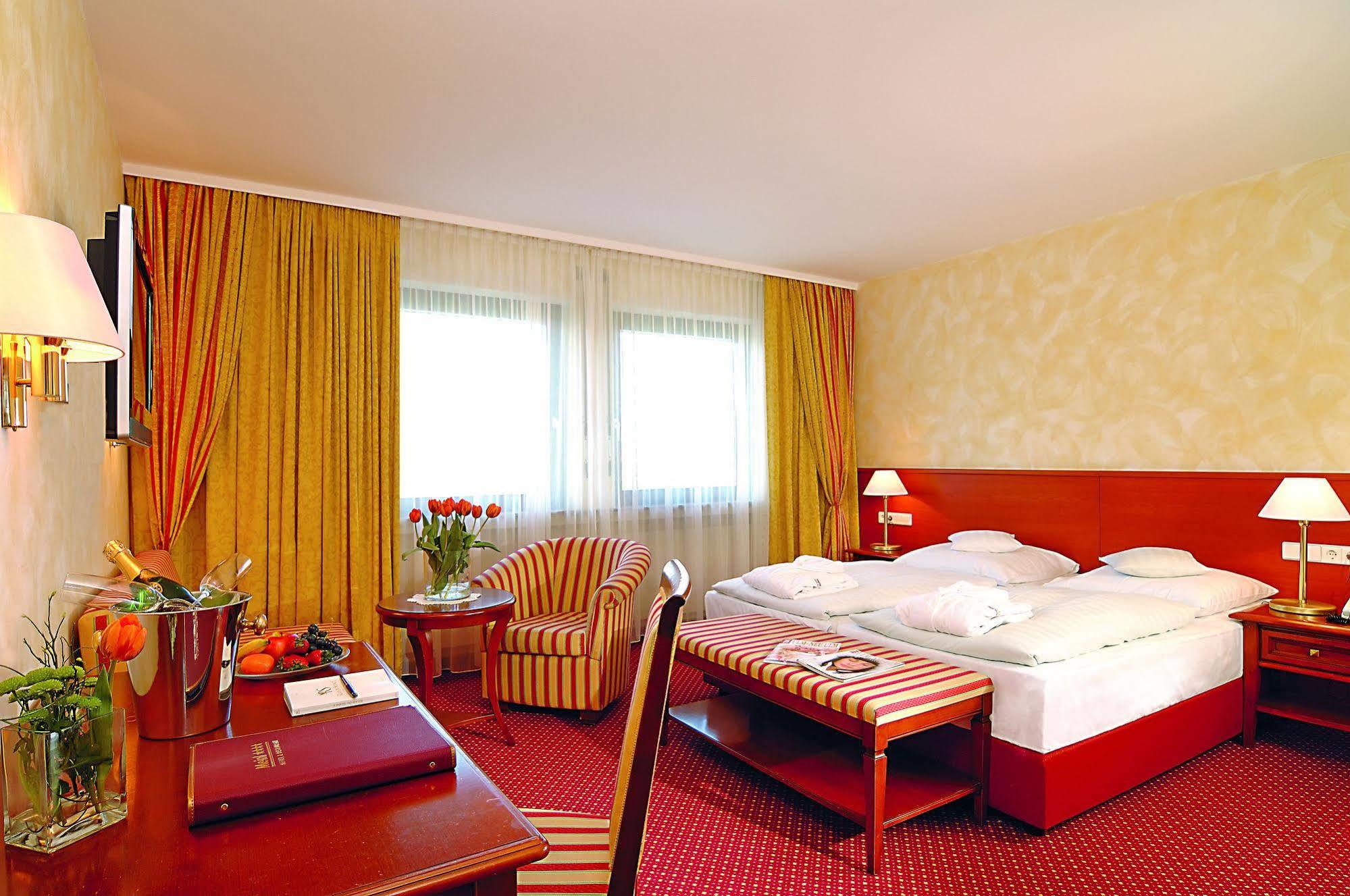Meinl Hotel & Restaurant Neu-Ulm Εξωτερικό φωτογραφία